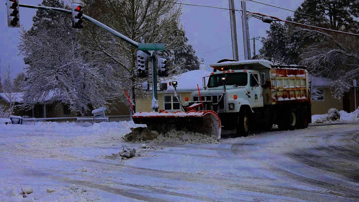 Snow Removal Service Toronto - Residential & Commercial Snow Plow Company