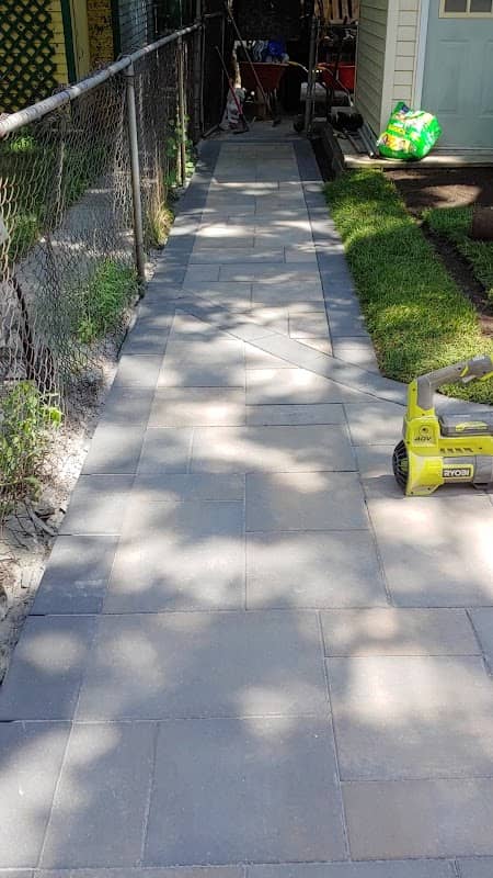 Stepnstone Landscaping photo 3