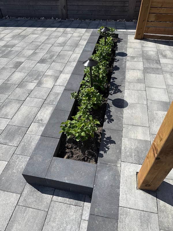 Cloverhill Gardening Landscaping photo 2