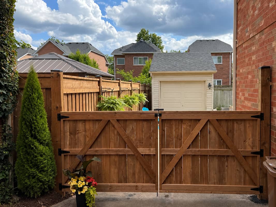 Friendly Giant Fences and Decking photo 2