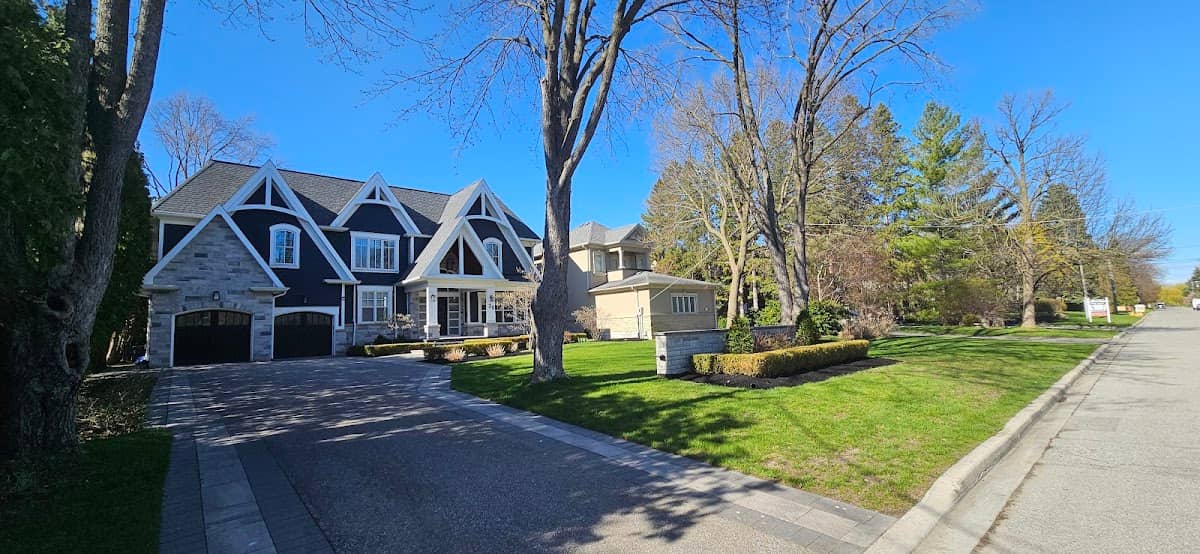 LA Lawn Care - In Markham photo 4