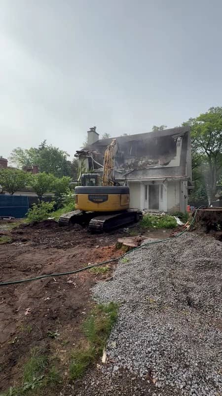 MAMMOTH DEMOLITION TORONTO photo 3